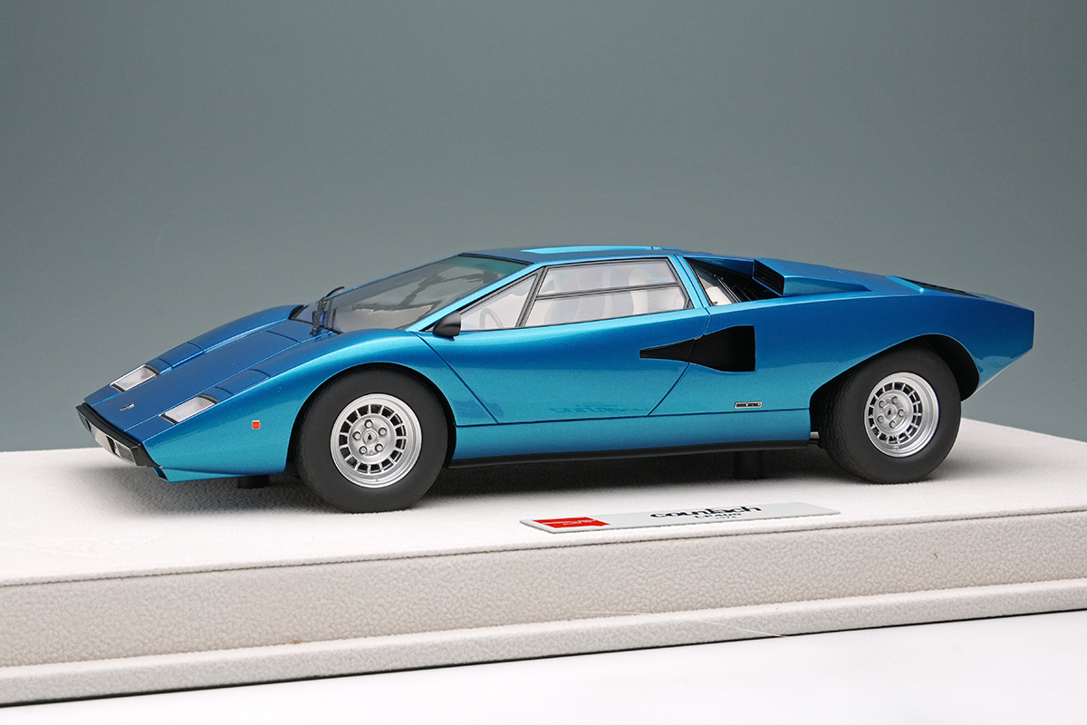 Make Up Co., Ltd. / Lamborghini Countach LP400 1974