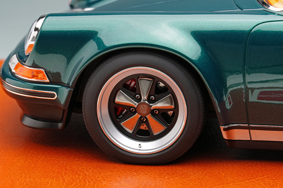 Make Up Co., Ltd. / Singer 911(964) Targa
