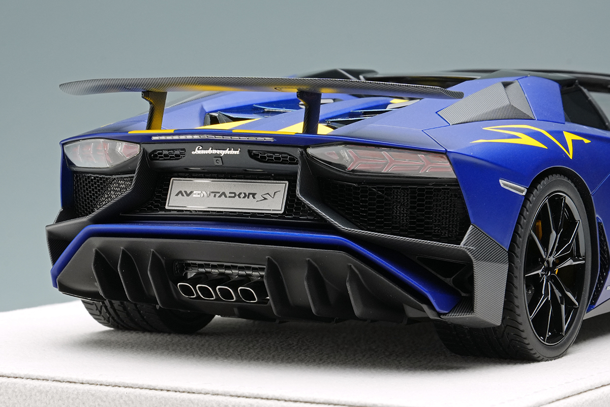 Make Up Co., Ltd. / Lamborghini Aventador LP750-4 SV Roadster 2015