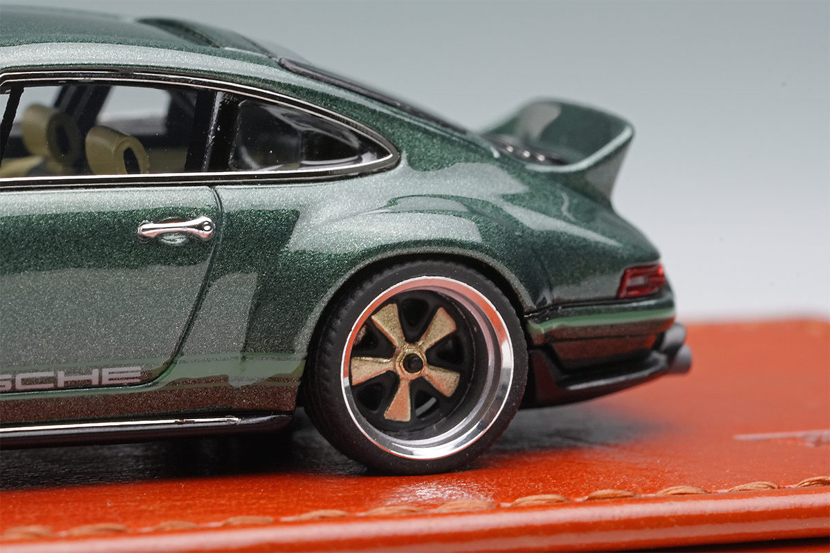 Make Up Co., Ltd. / Singer DLS