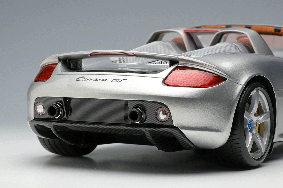 Make Up Co., Ltd. / Porsche Carrera GT 2004